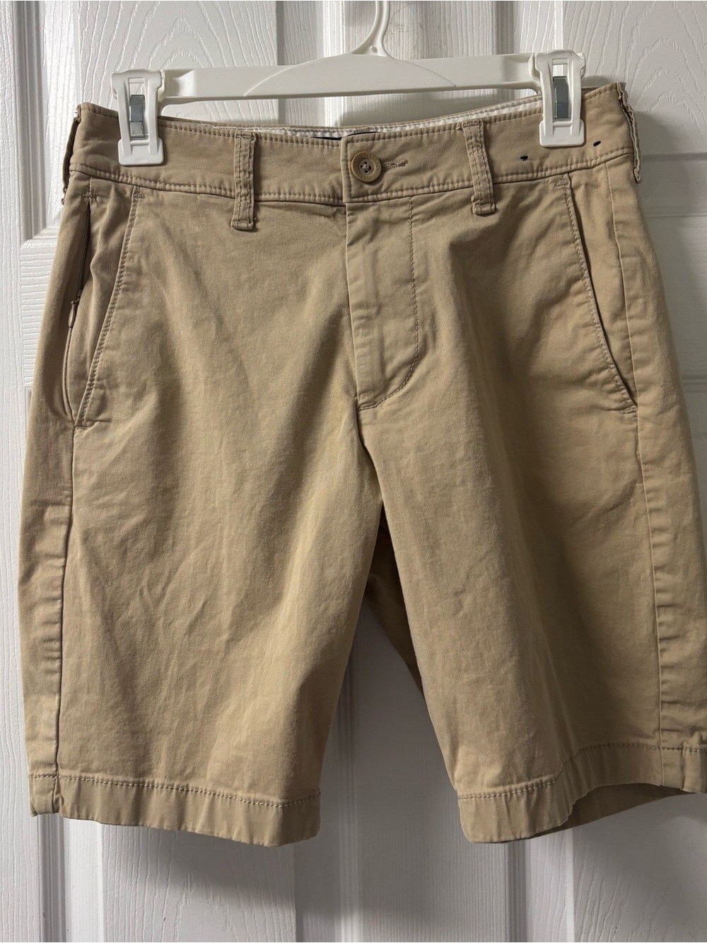 Hollister Flat Front Khaki Classic Casual Shorts Men’s Size W26